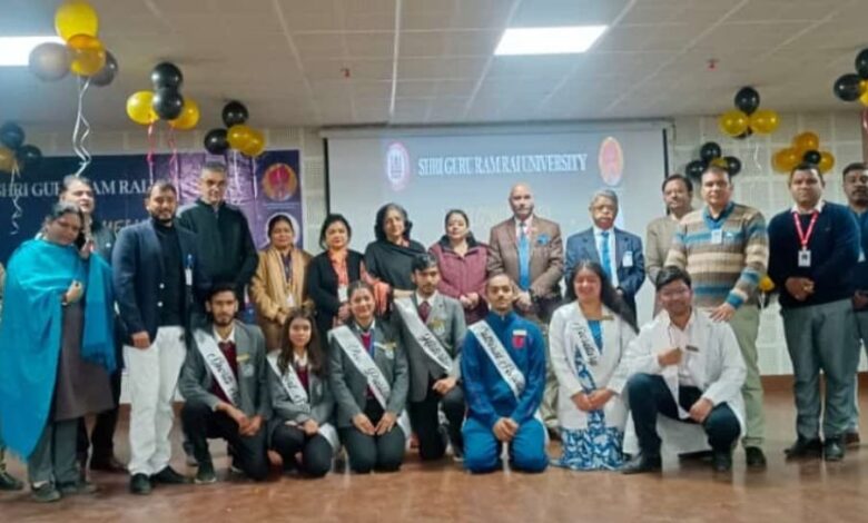 श्री गुरु राम राय विश्वविद्यालय में अलंकरण समारोह में छात्र परिषद ने ली शपथ श्री गुरु राम राय विश्वविद्यालय में अलंकरण समारोह में छात्र परिषद ने ली शपथ