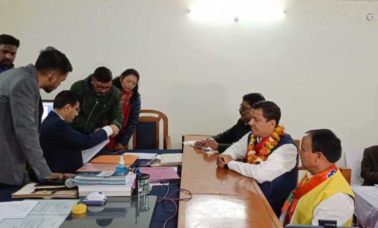 पौड़ी से भाजपा प्रत्याशी अनिल बलूनी ने किया नामांकन, केंद्रीय मंत्री स्मृति ईरानी रहीं मौजूद पौड़ी से भाजपा प्रत्याशी अनिल बलूनी ने किया नामांकन, केंद्रीय मंत्री स्मृति ईरानी रहीं मौजूद