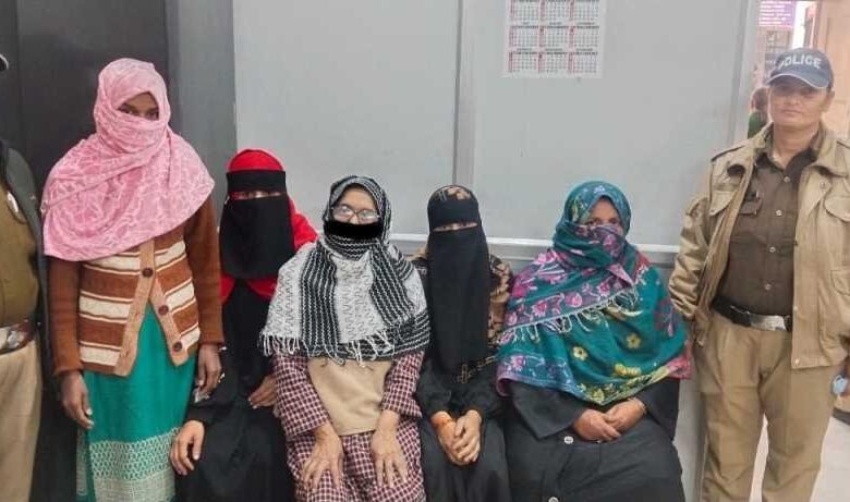 हल्द्वानी हिंसा: 5 महिला दंगाई गिरफ्तार हल्द्वानी हिंसा: 5 महिला दंगाई गिरफ्तार