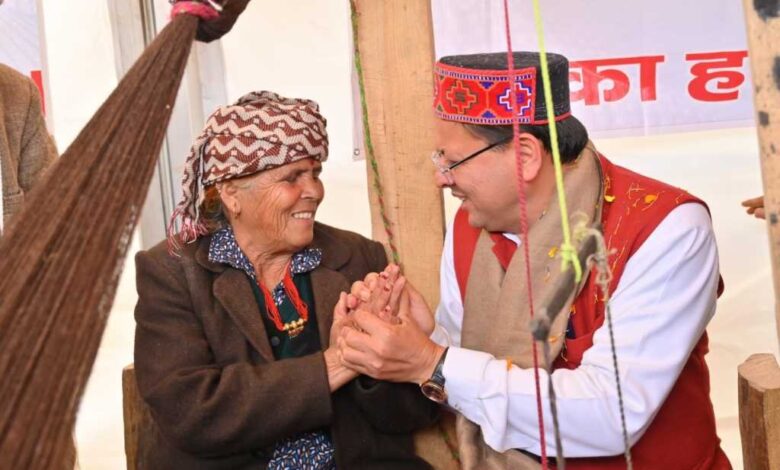 बड़कोट में मुख्यमंत्री धामी का रोड शो, उमड़ा जन सैलाब