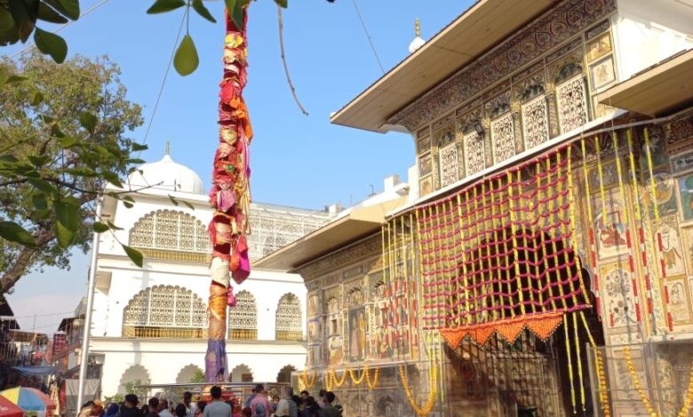 Uttarakhand: श्री झण्डे जी महोत्सव में अब लगा दूनवासियों का तांता Uttarakhand: श्री झण्डे जी महोत्सव में अब लगा दूनवासियों का तांता