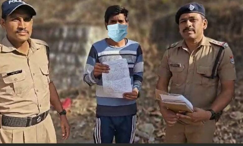 आदतन अपराधी को दून पुलिस ने दिखाया जिले से बाहर का रास्ता