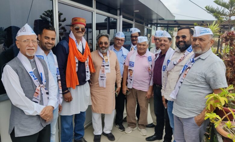 प्रदेश अध्यक्ष ने की कार्यकर्ताओं के साथ बैठक, जारी किये दिशा निर्देश प्रदेश अध्यक्ष ने की कार्यकर्ताओं के साथ बैठक, जारी किये दिशा निर्देश