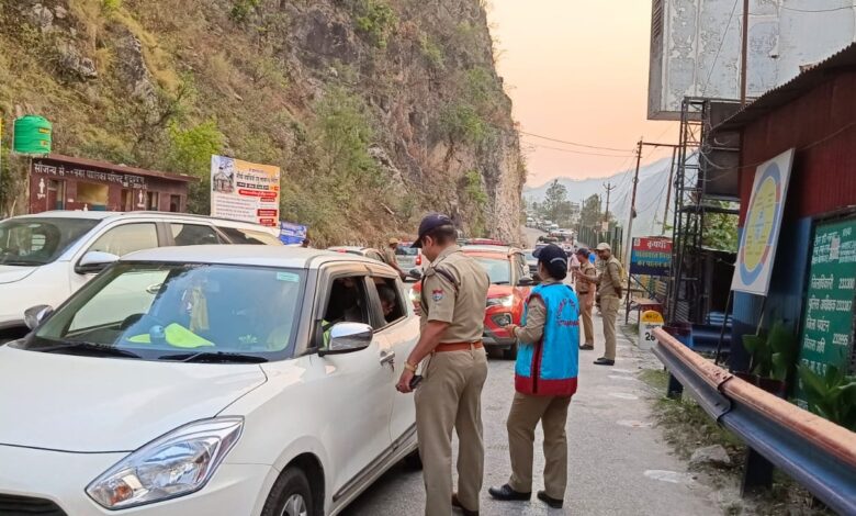 बिना पंजीकरण यात्रा कर रहे यात्री वाहनों की एंट्री रहेगी बन्द,