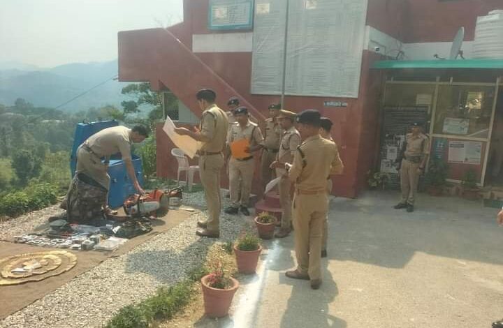 पुलिस उपाधीक्षक ने किया थाना जाजरदेवल का अर्द्धवार्षिक निरीक्षण पुलिस उपाधीक्षक ने किया थाना जाजरदेवल का अर्द्धवार्षिक निरीक्षण