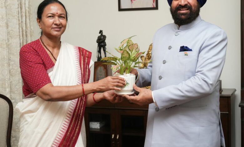 मुख्य सचिव ने की राज्यपाल से मुलाकात मुख्य सचिव ने की राज्यपाल से मुलाकात