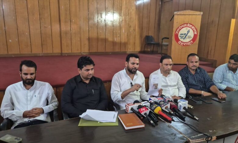 प्रदेश प्रवक्ता ने लगाया भर्ती में धांधली का आरोप प्रदेश प्रवक्ता ने लगाया भर्ती में धांधली का आरोप