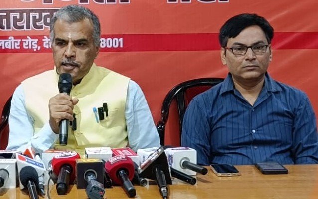 कांग्रेस स्पष्ट करे, वे गौहत्या करने वालों के साथ या गौरक्षकों के साथ : भाजपा कांग्रेस स्पष्ट करे, वे गौहत्या करने वालों के साथ या गौरक्षकों के साथ : भाजपा