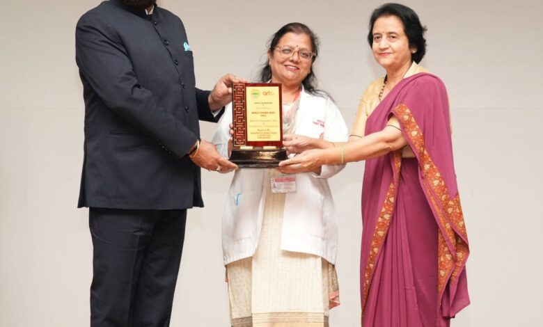 राज्यपाल ने किया उत्कृष्ट कार्य करने वालों को सम्मानित