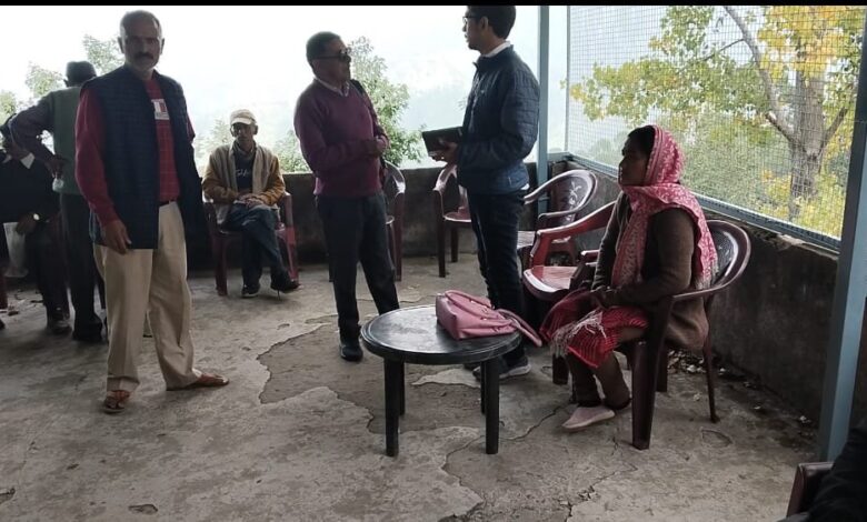 तलवाड़ी के ग्रामीणों ने जल जीवन मिशन के कार्यों पर लगाया धांधली का आरोप तलवाड़ी के ग्रामीणों ने जल जीवन मिशन के कार्यों पर लगाया धांधली का आरोप