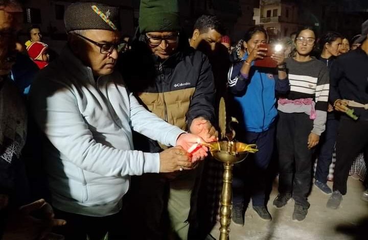 इगास बग्वाल कार्यक्रम आयोजित किया इगास बग्वाल कार्यक्रम आयोजित किया