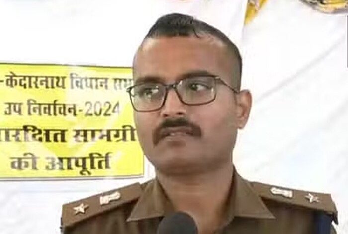 पोलिंग पार्टियां रवाना, चप्पे-चप्पे पर सुरक्षा, 1200 से ज्यादा पुलिसकर्मी तैनात पोलिंग पार्टियां रवाना, चप्पे-चप्पे पर सुरक्षा, 1200 से ज्यादा पुलिसकर्मी तैनात
