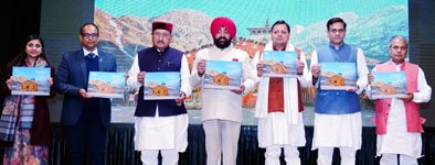 कॉफी टेबल बुक ‘श्री केदारनाथ जी क्षेत्र में आपदा प्रबंधन पर एक और प्रयास’ का विमोचन कॉफी टेबल बुक ‘श्री केदारनाथ जी क्षेत्र में आपदा प्रबंधन पर एक और प्रयास’ का विमोचन