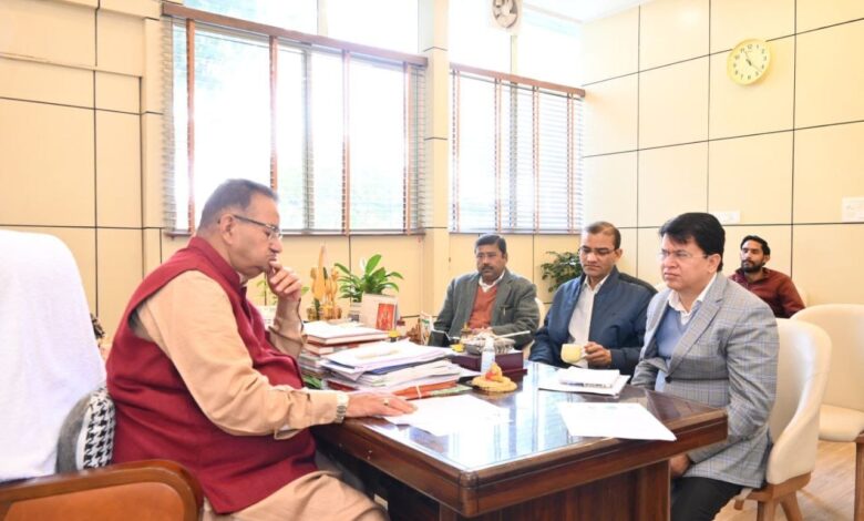 आउटसोर्स से लिए जाऐंगे भर्ती होने वाले सभी कार्मिक आउटसोर्स से लिए जाऐंगे भर्ती होने वाले सभी कार्मिक