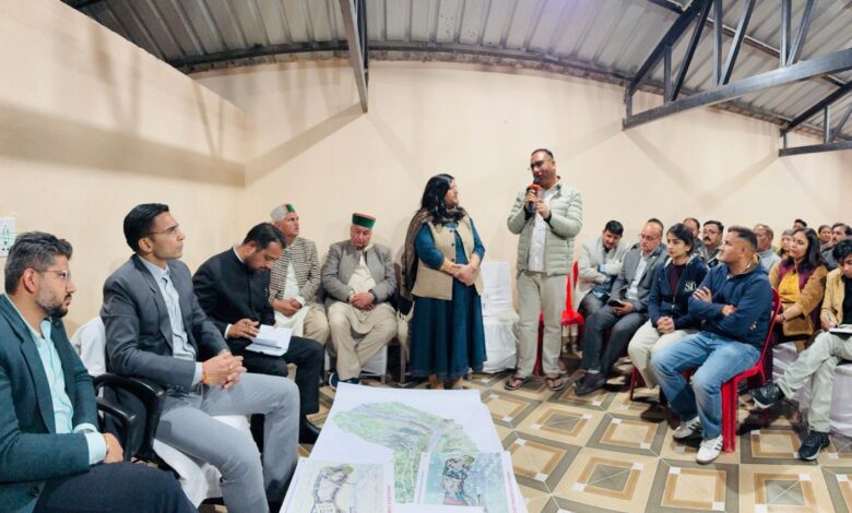 जिलाधिकारी ने किया हनोल में रात्रि प्रवास जिलाधिकारी ने किया हनोल में रात्रि प्रवास