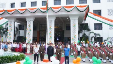एसजीआरआर विश्वविद्यालय तिरंगे के रंग में रंगा