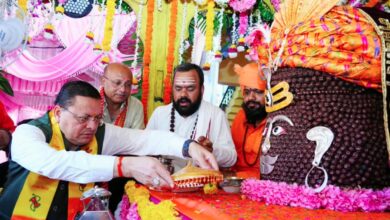 टपकेश्वर महादेव की शोभायात्रा में शामिल हुए सीएम धामी, प्रदेश की खुशहाली के लिए की प्रार्थना