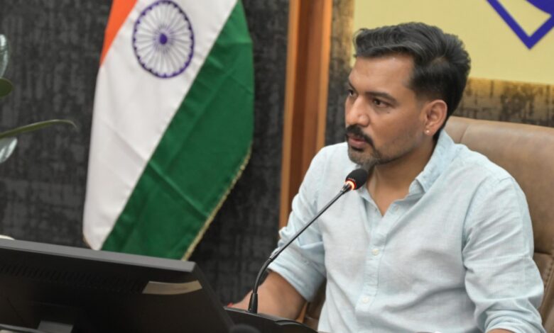 विशेष गहन पुनरीक्षण की आयोग की टीम ने की समीक्षा