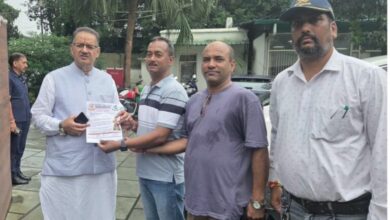शौर्य स्थल पर मेजर सोमनाथ शर्मा की प्रतिमा लगाने की मांग, पूर्व सैनिकों ने मंत्री गणेश जोशी को सौंपा ज्ञापन