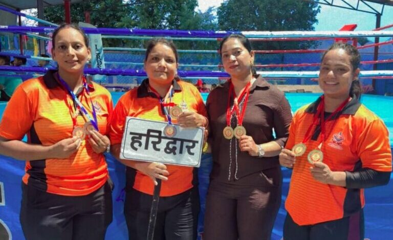 हरिद्वार पुलिस की महिला खिलाड़ियों का जलवा, कुश्ती-आर्म रेस्लिंग में जीते 9 पदक हरिद्वार पुलिस की महिला खिलाड़ियों का जलवा, कुश्ती-आर्म रेस्लिंग में जीते 9 पदक