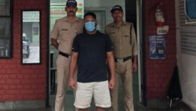 25 हजार का इनामी गैंगस्टर सोनौली से गिरफ्तार 25 हजार का इनामी गैंगस्टर सोनौली से गिरफ्तार