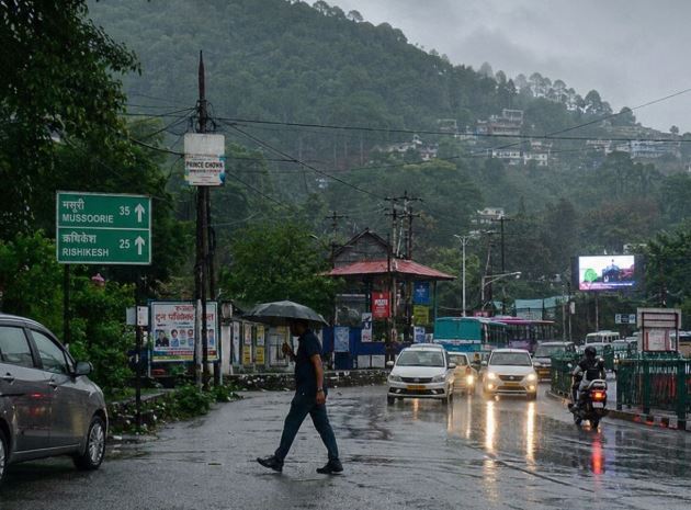 उत्तराखंड में बारिश का दौर जारी, देहरादून-टिहरी में भारी बारिश का अलर्ट उत्तराखंड में बारिश का दौर जारी, देहरादून-टिहरी में भारी बारिश का अलर्ट