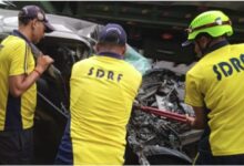 मालागूंठी में दो वाहनों की जोरदार टक्कर, कार में फंसे चार लोगों को SDRF ने निकाला सुरक्षित बाहर