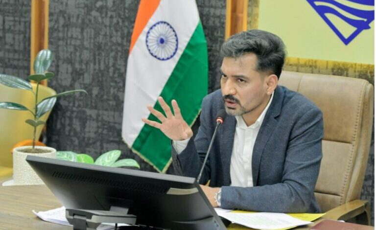 देहरादून की सड़कें होंगी गड्ढामुक्त, 15 सितंबर से युद्धस्तर पर शुरू होगा काम